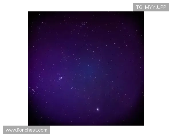 星空真人艺术装置：用艺术手法重现夜空中人物形象，融入现代创意设计